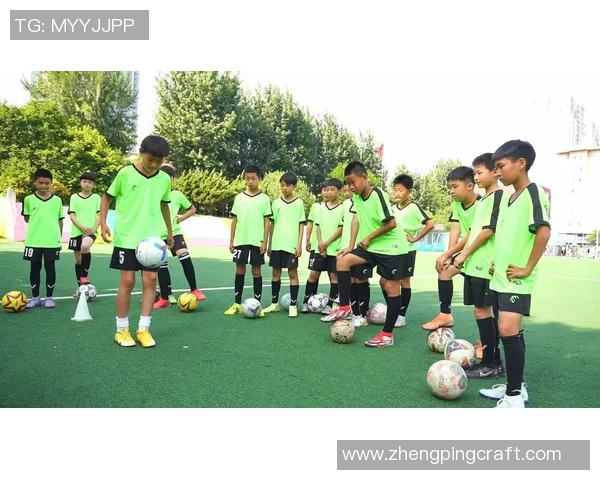 足球明星热衷关注乡村足球联赛助力基层足球发展与普及